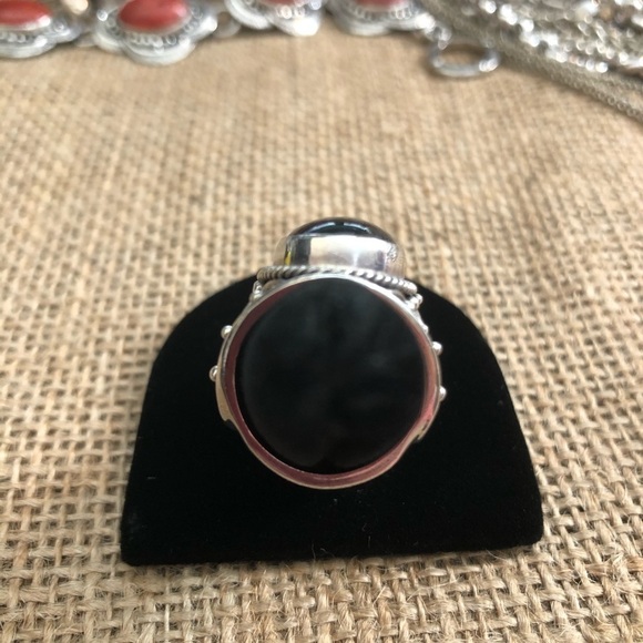 925  Solid Sterling Silver with Oval Black Onyx Stone - Picture 4 of 8